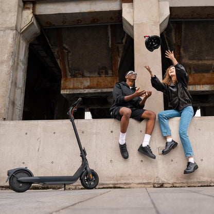 Segway-Ninebot E2 Pro D E-Scooter, 20 km/h, Up to 35 km Range, 275 Wh Battery, 10 Zoll Tubeless Pneumatic Tyres, TCS, Dual Braking System, LED Display, Foldable, Black