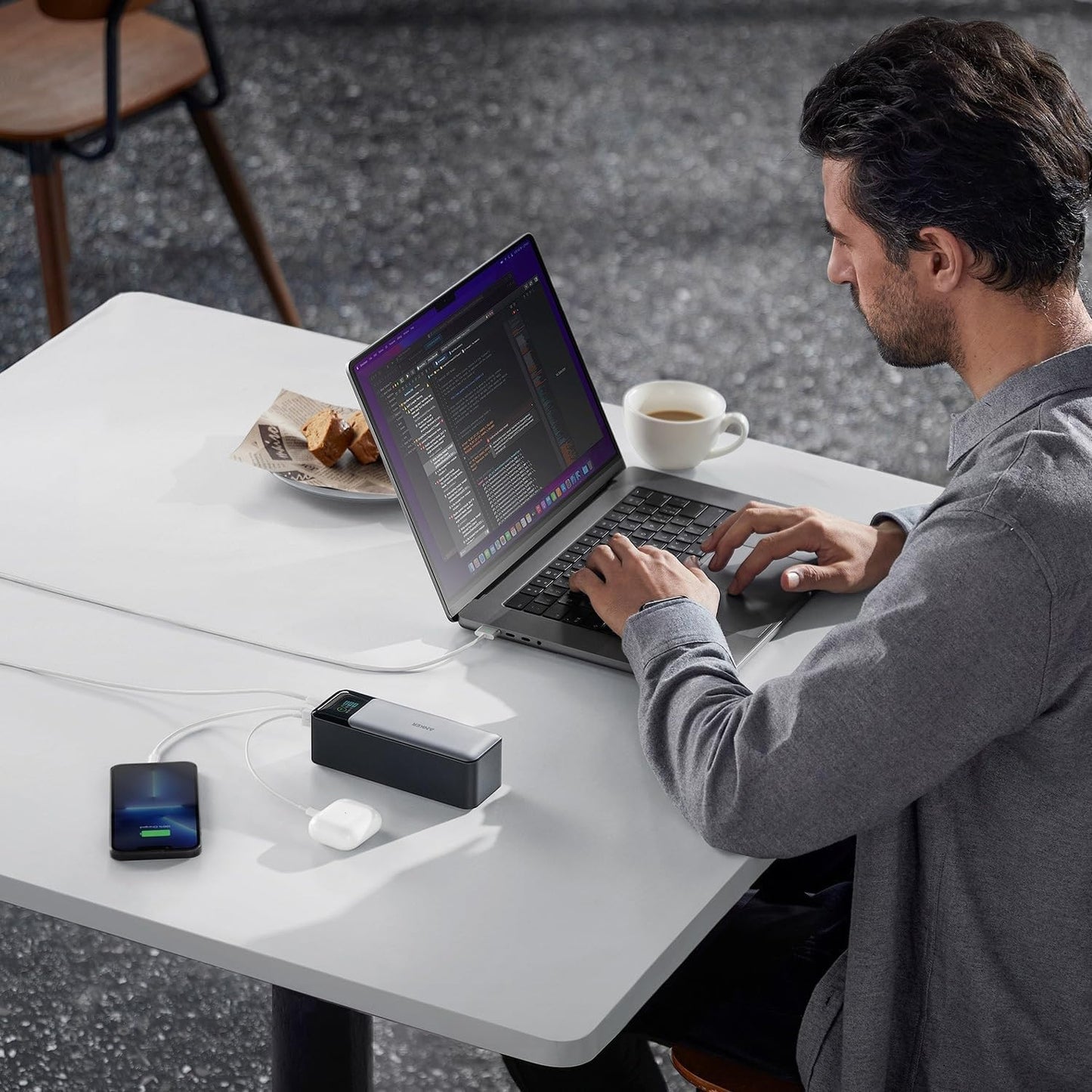 Anker 737 PowerCore 24K Powerbank 24.000 mAh, 140W, USB-C, Fast Charging, Black