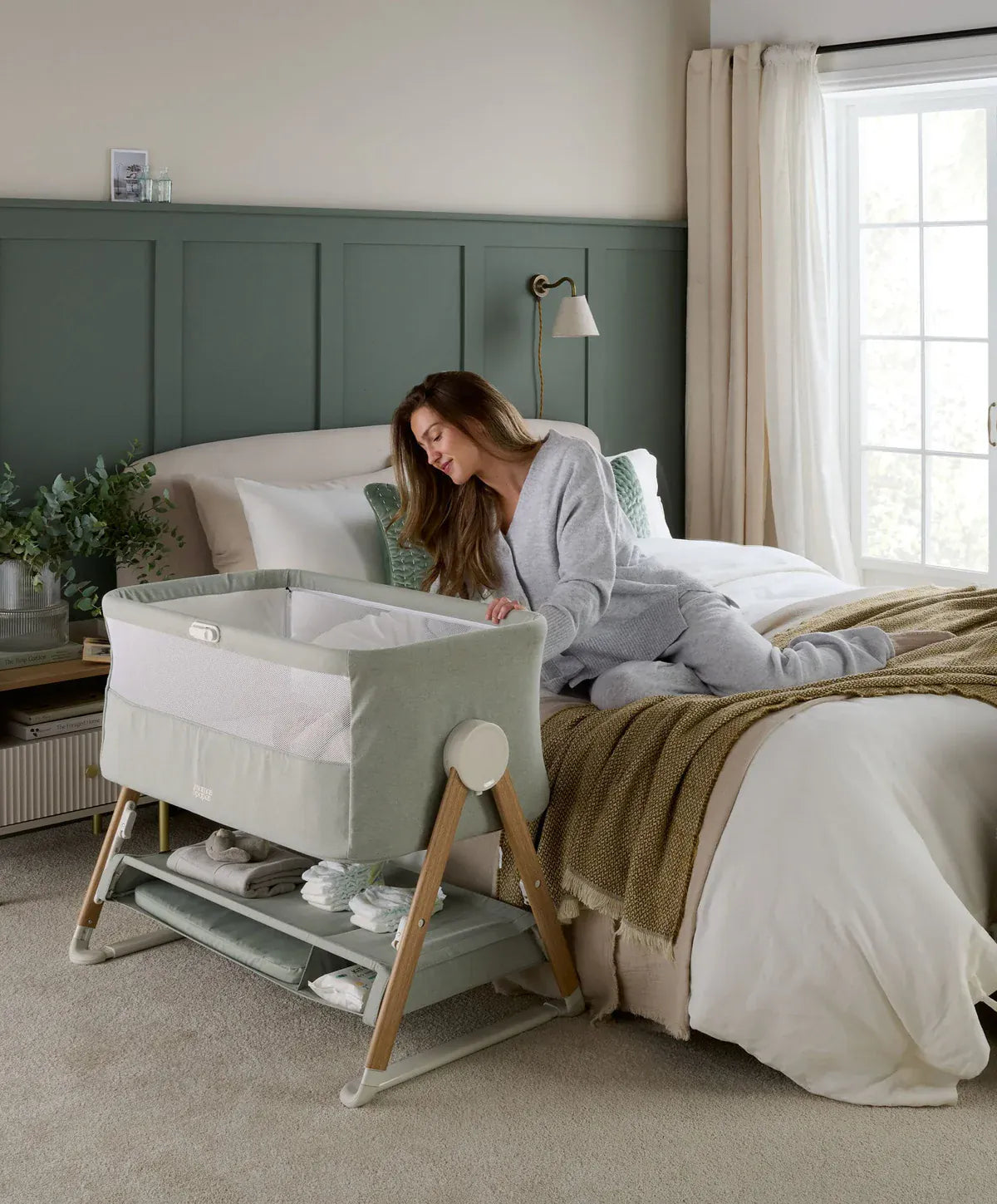 Mamas & Papas Lua Bedside Crib - Sage